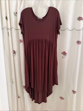 Levaca High-Low Short Sleeve Dress in Chocolate Brown